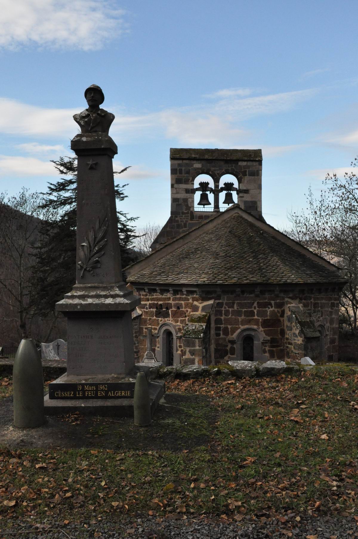 Ferrières-Saint-Mary (St Mary le Cros)